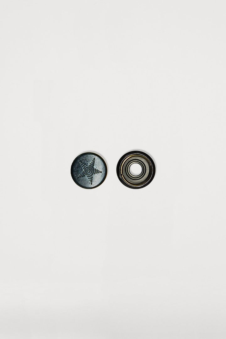 Push button female black (old) - KOKADI